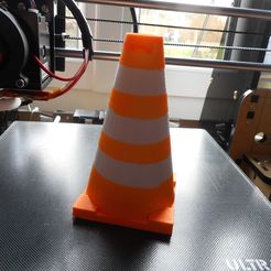 DSCN0806[1].JPG Free STL file Signaling cones・Object to download and to 3D print, Christophe14