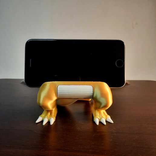 20230120_223130.jpg charizard phone
