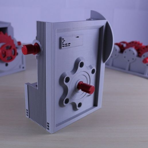 48dba4fb50cb5ad997a2e5b771ec01f4_display_large.JPG Free STL file Industrial Worm Gearbox / Gear Reducer (Cutaway version)・3D printable model to download, LarsRb