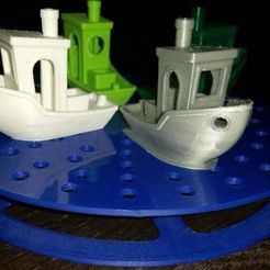 Complete_with_benchy.jpg Fichier STL gratuit Plaque de peinture rotative・Modèle à télécharger et à imprimer en 3D