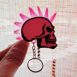 Skull keychain with hair