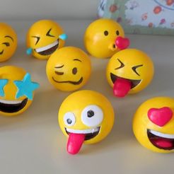 ebaa2856-2ac0-4a9c-b569-3a61883bcf47.jpg Free STL file EMOJI LOVE・3D printable model to download
