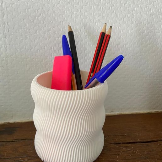 IMG-20250411-WA0006.jpg Ondulo" pencil cup