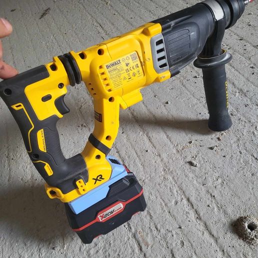 IMG_8545.jpeg PARKSIDE TO DEWALT BATTERY ADAPTER