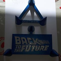 20230319_153658.jpg BACK TO THE FUTURE STAND HOVERBOARD