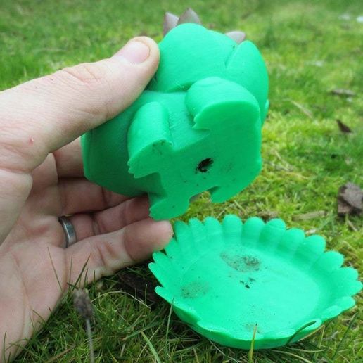 IMG_8217.JPG Blooming Bulbasaur Planter With Leaf Drainage Tray