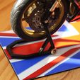 IMG_1791.JPG motorcycle model mats + stands 1:10 Union jack