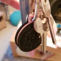 20190128_200805.jpg Free 3D file Oreo Keyring・Template to download and 3D print, MIKEYMCC
