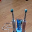 oral-b-2x-finished1.jpg Oral-B Ladegerät duo (2xBürsten, 1xZahnpasta)