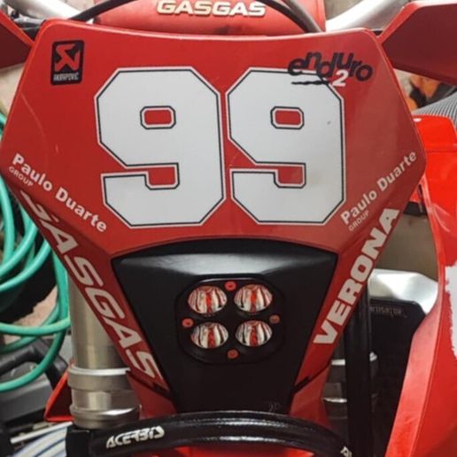 2025-03-19-gasgas-headlight.jpg GASGAS Enduro 2025 headlight