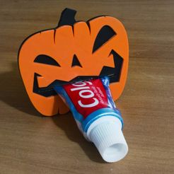 _MG_7313.jpg Free STL file Jack-O-Lantern Toothpaste Tube Squeezer・3D printable model to download, SaschaUncia