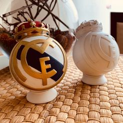 IMG_0163.jpg Real Madrid emblem