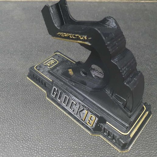 422002535_716298993920048_3866070898562897720_n.jpg Glock Stand V3