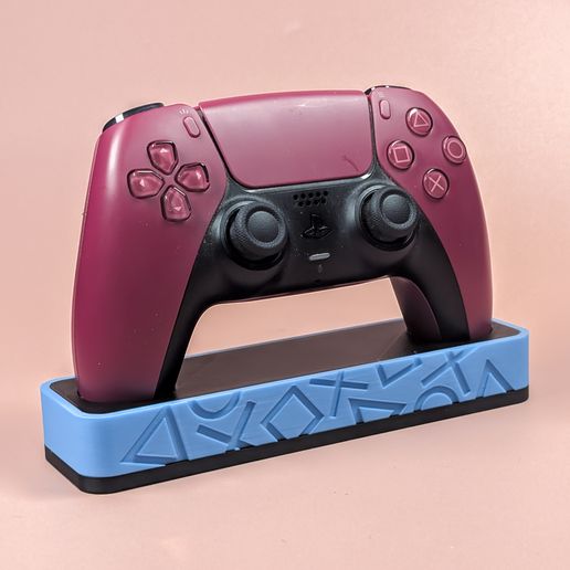 PXL_20250417_220842166.jpg PS5 Controller Stand (Shapes)