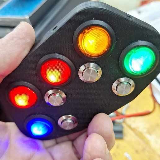 fototres.jpeg BMW F800GT Boîte de commutation auxiliaire - Panneau de commande au guidon pour feux et accessoires