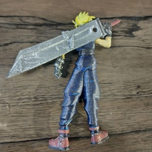 IMG_20251026_180632_HDR.jpg Final Fantasy 7 Cloud Strife PS5 Stand Model