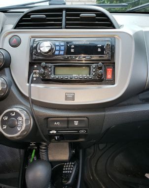 Ham Radio + Stereo Mount for FT-8900, FT-8800 Honda Fit 09-13