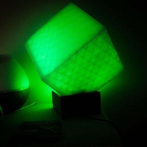 20200910_191035.jpg Kubische Lampe - Kubische Lampe