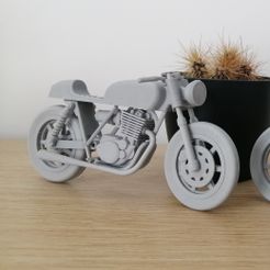 PC_14092020_083021 (01).jpg Free 3D file 1/16 Yamaha SR500 Cafe Racer v2 Customizable・Object to download and to 3D print