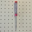 10735c5d10d241b3dac74077d818e552_display_large.jpg Бесплатный STL файл Customizable Pegboard Screwdriver Holder・3D-печатная модель для загрузки