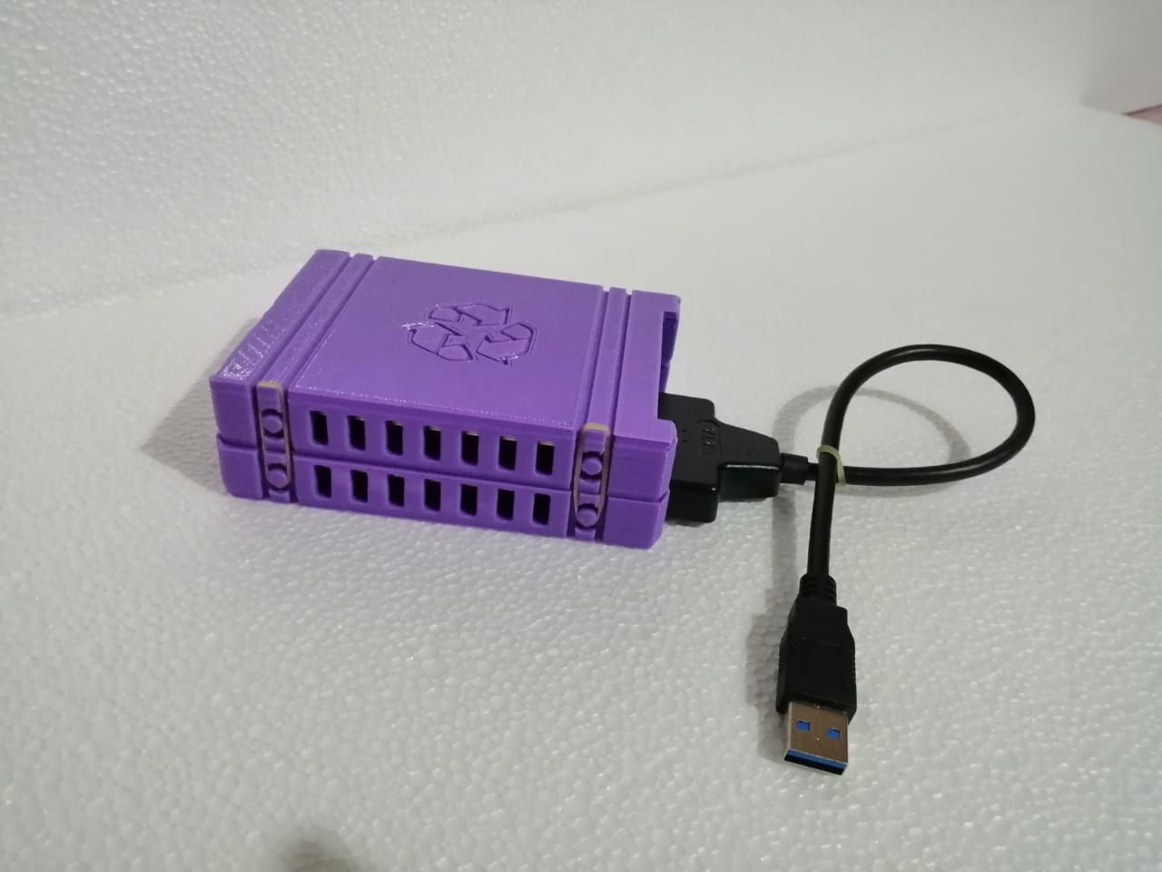 Free STL file Case for Hard Disk of 2.5 inches・3D printing model to