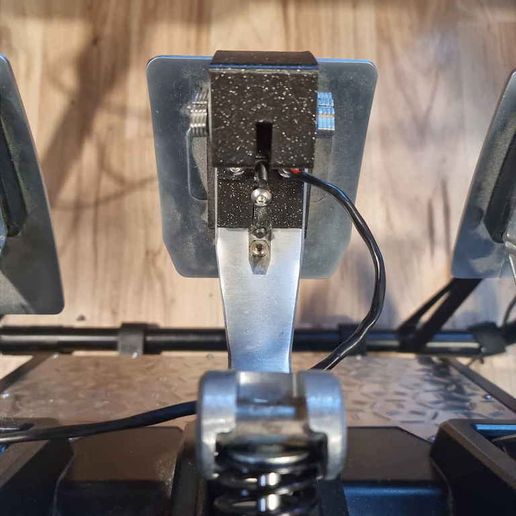 20211105_140258-test.jpg Thrustmaster TLCM rumble motor mount