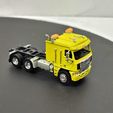 1000006255.jpg FREIGHTLINER ARGOSY FLAT TOP SLEEPER / HO SCALE