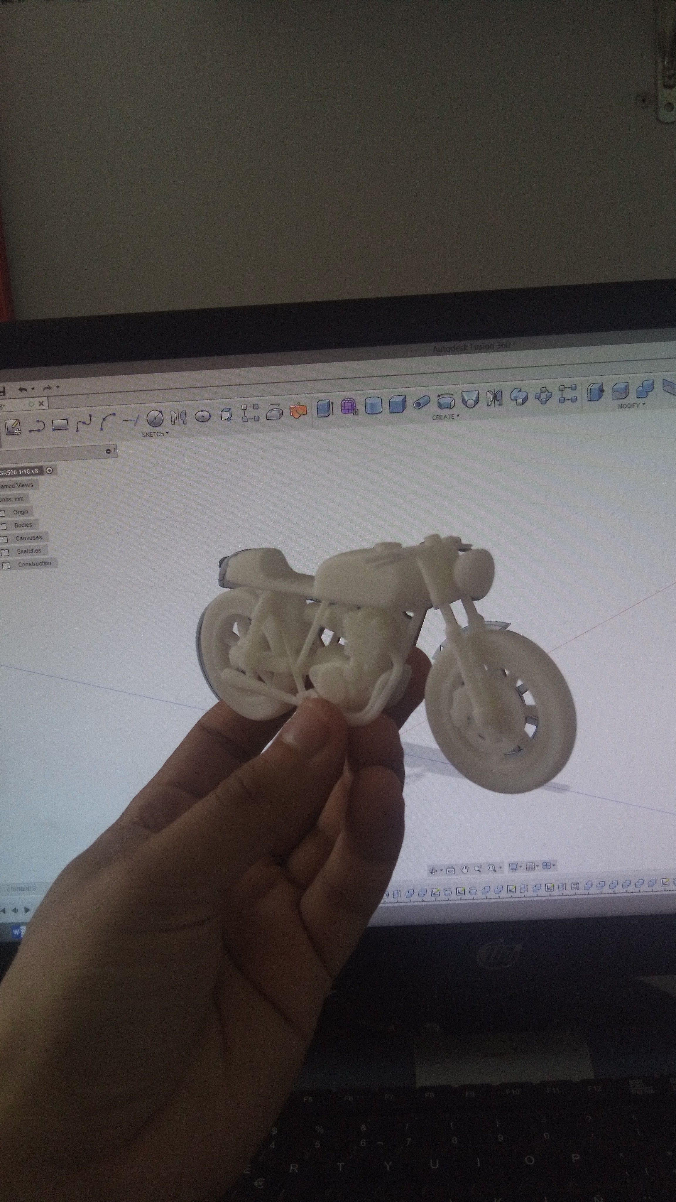 IMG_20170726_090954.jpg Fichier STL gratuit Le modèle de la Moto Cafe Racer・Plan imprimable en 3D à télécharger, guaro3d