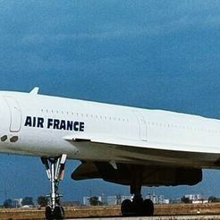 P0.jpg Concorde plane with stand