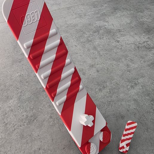 20251213_123018.jpg Separador de ladrillos inspirado en el bastón de caramelo