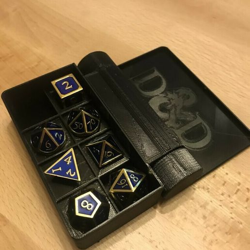 DiceBox1.jpg DnD / Dungeons & Dragons Dice Box