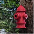 002B.jpg BIRDHOUSE - THE FIRE HYDRANT!