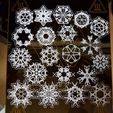 20191221_223055.jpg 100 Snowflakes