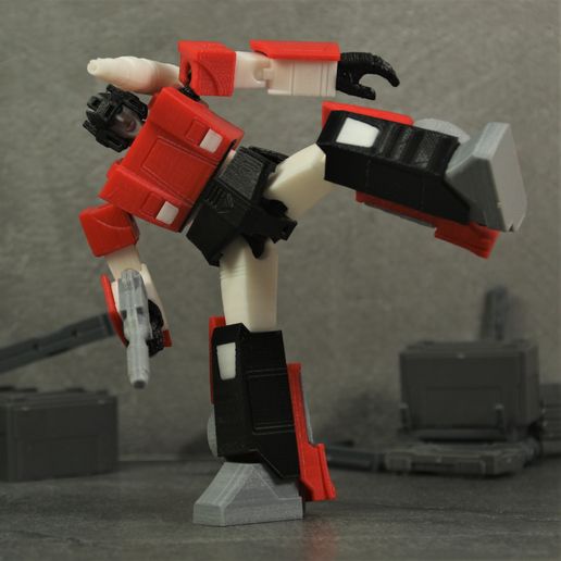 Side_1X1_5.jpg G1 Transformers Sideswipe - No Support