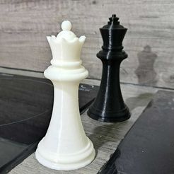 WhatsApp-Image-2024-01-12-at-9.14.08-AM.jpeg SALT AND PEPPER SHAKERS CHESS KING AND QUEEN