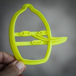 IMG_3166.jpg STL file Adventure time - Lemongrab cookie cutter・3D printable model to download