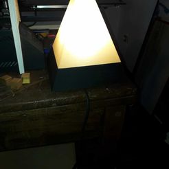 Piramide.jpeg Fichier STL Lampe Piramid・Design imprimable en 3D à télécharger, PiranaPrints
