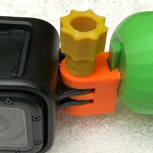 Photo_08-02-2018_10_36_21.jpg Handgriff für gopro