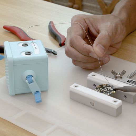 hero-tinning.jpg Hand Crank Solder Dispenser