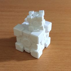 IMG_E3366.JPG Companion Cube