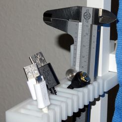 DSC04111.jpg STL-Datei Kabelhalter für IKEA PLATSA Regalelement・Design zum Herunterladen und 3D-Drucken