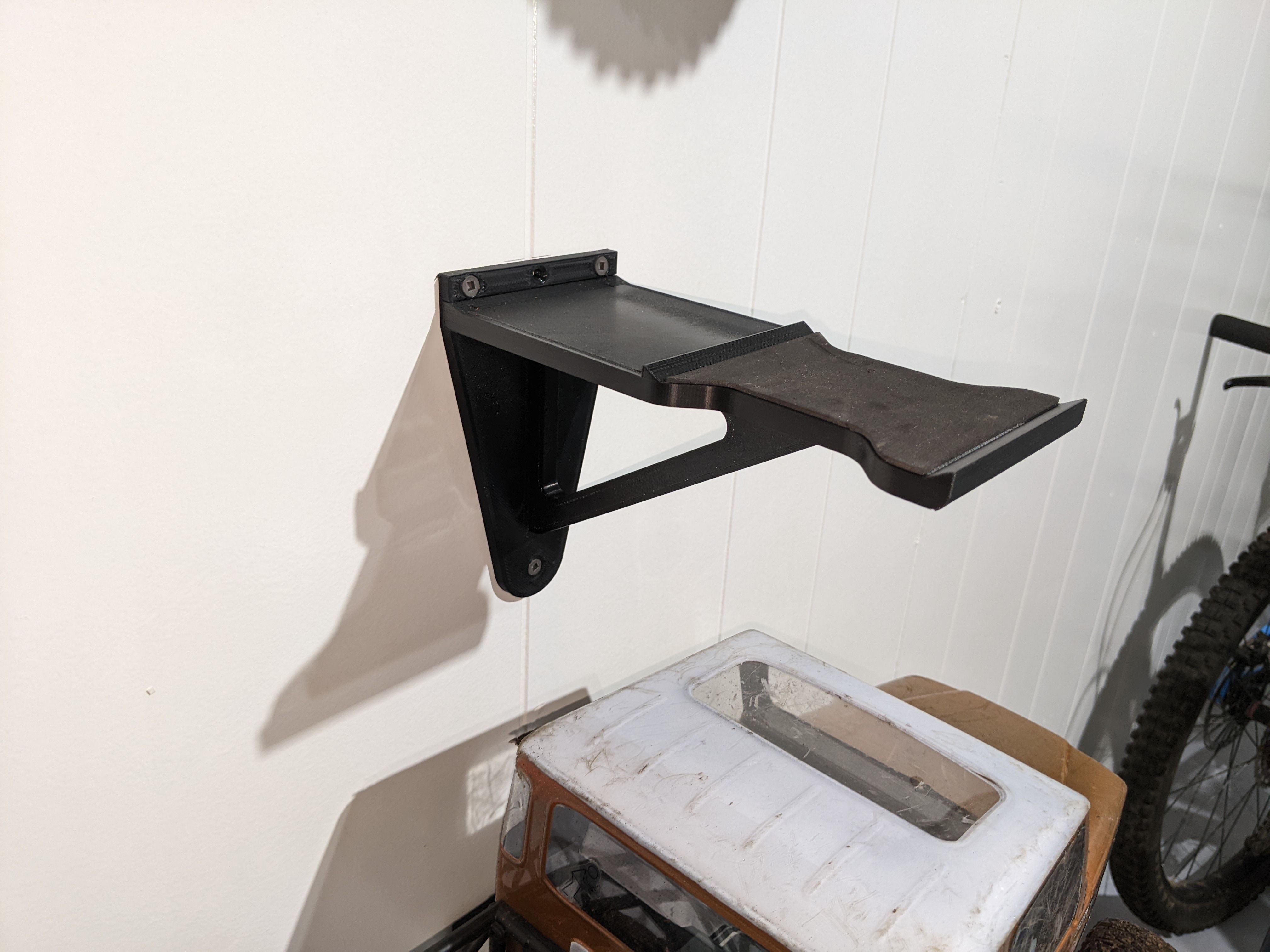 STL file R/C Car/Crawler Wall mount・3D print model to download・Cults