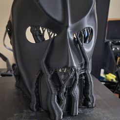 La máscara de la WWE Kane