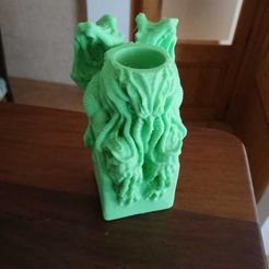 image2.jpeg Fichier STL gratuit Tour de dés de Cthulhu Idol・Objet à télécharger et à imprimer en 3D