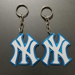 20210713_151737.jpg NY New York Yankees keychain