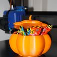 DSC09144-r.jpg Halloween pumpkin / Candy box
