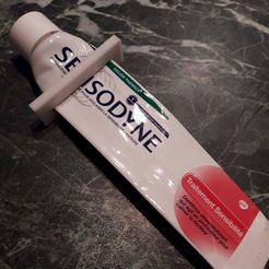 Snapchat-2042291842.jpg toothpaste