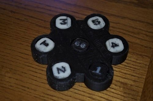 DSC_0080_display_small.jpg Würfelspiel 2 Farbe