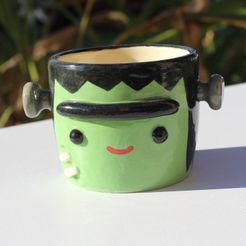 WhatsApp-Image-2023-10-03-at-15.11.56_ee405e20.jpg Archivo STL TAZA FRANKENSTEIN・Modelo de impresión 3D para descargar
