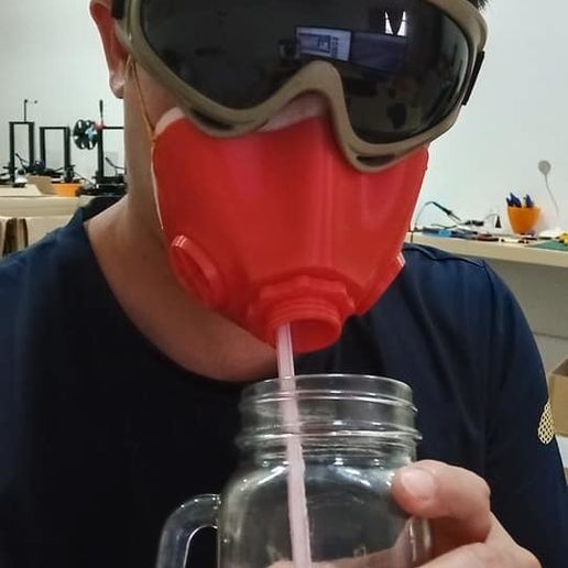 88015612_10157948472848905_2021129382348718080_n.jpg Máscara facial Quadro overkill